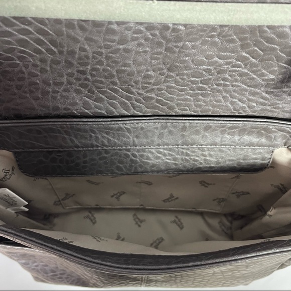 ThirtyOne Jewell Purse, in like new condition! Pretty Grey Color! - Picture 6 of 7